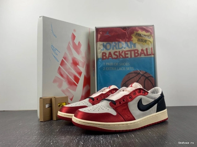 1 Retro Low OG Room Jordan Trophy Away 0103